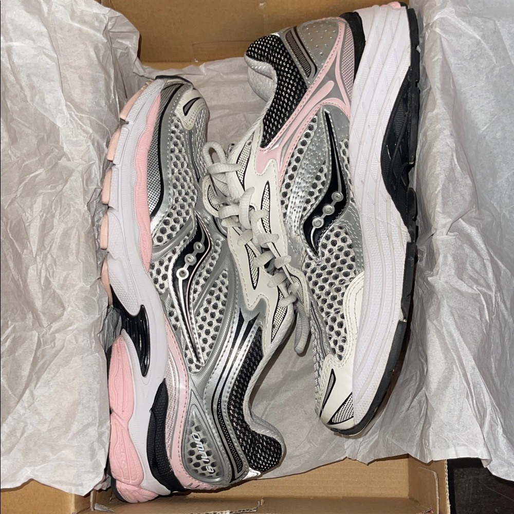 Used Women’s Saucony Progrid Omni 9. Size 7 - Picture 2 of 8